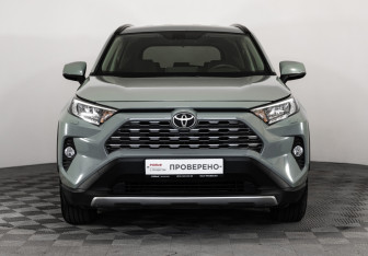 Подержанный автомобиль Toyota RAV4 2020 года (3 фото)