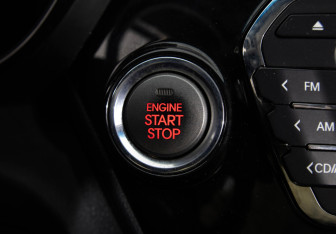 Подержанный автомобиль Kia Rio Sedan 2012 года (17 фото)