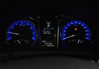 Подержанный автомобиль Toyota Camry Sedan 2017 года (24 фото)