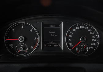 Подержанный автомобиль Volkswagen Multivan 2011 года (12 фото)