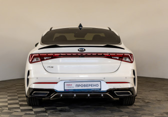Подержанный автомобиль Kia K5 2020 года (6 фото)