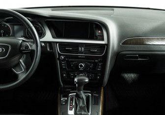 Подержанный автомобиль Audi A4 Sedan 2015 года (14 фото)