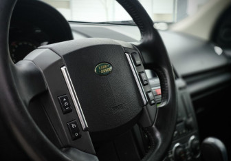 Подержанный автомобиль Land Rover Freelander 2010 года (26 фото)