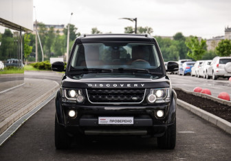 Подержанный автомобиль Land Rover Discovery 2016 года (4 фото)