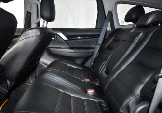 Подержанный автомобиль Mitsubishi Pajero Sport 2019 года (12 фото)