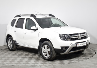 Подержанный автомобиль Renault Duster 2016 года (3 фото)