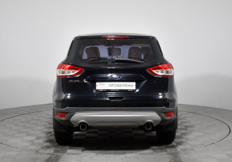 Подержанный автомобиль Ford Kuga 2014 года (6 фото)