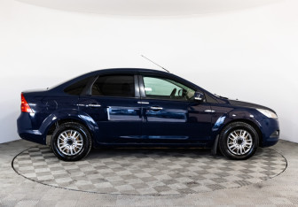 Подержанный автомобиль Ford Focus Sedan 2008 года (4 фото)