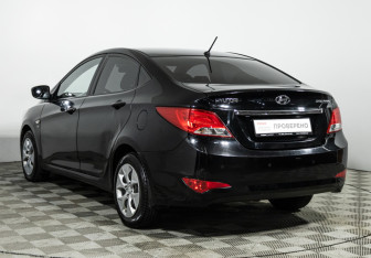 Подержанный автомобиль Hyundai Solaris Sedan 2015 года (7 фото)