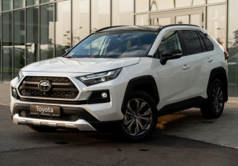 Новый Toyota RAV4 2025 (2 фото)