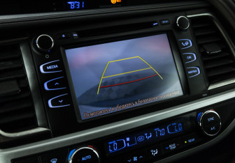 Подержанный автомобиль Toyota Highlander 2014 года (17 фото)