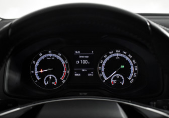 Подержанный автомобиль Skoda Karoq 2021 года (18 фото)