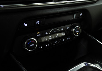 Подержанный автомобиль Mazda CX-9 2017 года (19 фото)