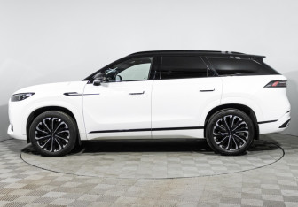 Подержанный автомобиль Jaecoo J8 2024 года (8 фото)