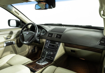 Подержанный автомобиль Volvo XC90 2012 года (9 фото)
