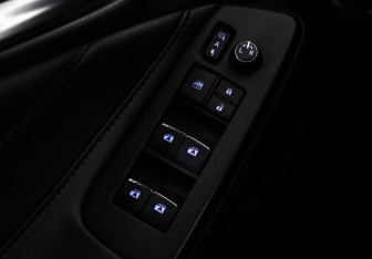 Подержанный автомобиль Toyota Avalon 2022 года (23 фото)