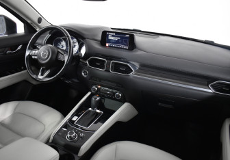 Подержанный автомобиль Mazda CX-5 2017 года (10 фото)