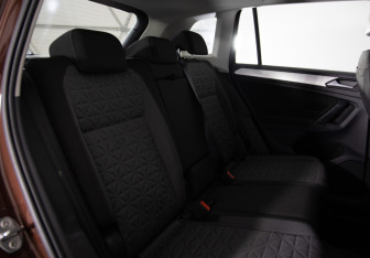 Подержанный автомобиль Volkswagen Tiguan 2020 года (12 фото)