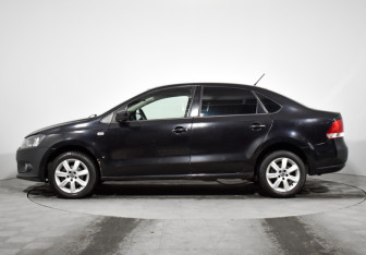 Подержанный автомобиль Volkswagen Polo Sedan 2013 года (8 фото)