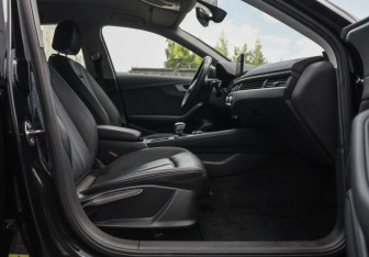 Подержанный автомобиль Audi A4 Sedan 2018 года (26 фото)