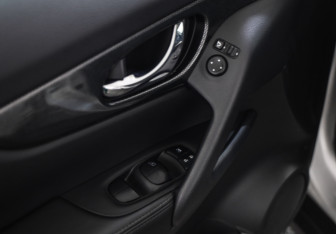 Подержанный автомобиль Nissan X-Trail 2016 года (21 фото)