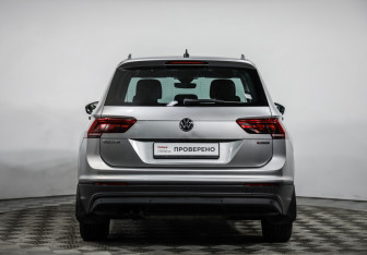 Подержанный автомобиль Volkswagen Tiguan 2019 года (6 фото)
