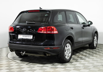 Подержанный автомобиль Volkswagen Touareg 2015 года (5 фото)