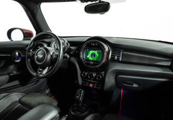 Подержанный автомобиль MINI Hatch 2020 года (9 фото)
