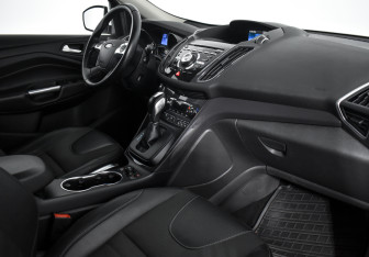 Подержанный автомобиль Ford Kuga 2013 года (10 фото)