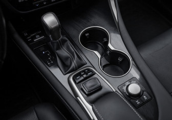 Подержанный автомобиль Lexus RX 2018 года (23 фото)