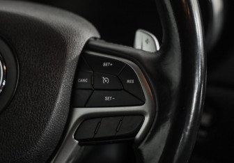 Подержанный автомобиль Jeep Grand Cherokee 2018 года (12 фото)