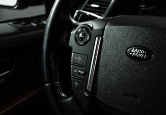 Подержанный автомобиль Land Rover Range Rover Sport 2012 года (21 фото)