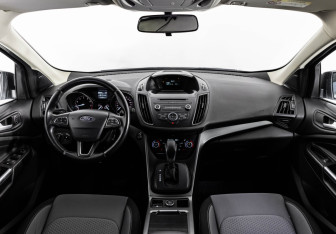 Подержанный автомобиль Ford Kuga 2017 года (10 фото)