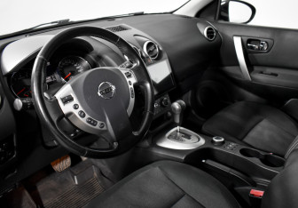 Подержанный автомобиль Nissan Qashqai 2013 года (9 фото)