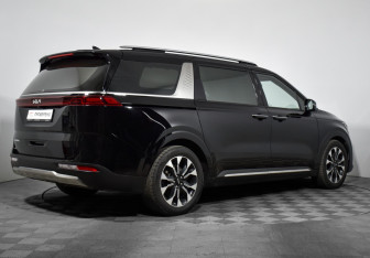 Подержанный автомобиль Kia Carnival 2021 года (5 фото)