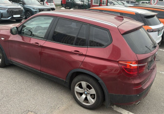Подержанный автомобиль BMW X3 2013 года (3 фото)