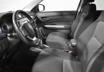 Подержанный автомобиль Suzuki Vitara 2020 года (10 фото)