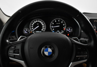 Подержанный автомобиль BMW X6 2016 года (19 фото)