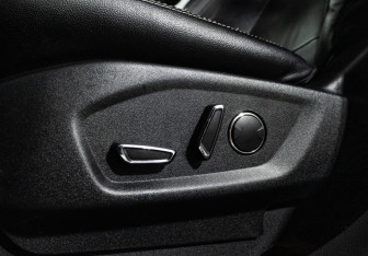 Подержанный автомобиль Ford Explorer 2018 года (15 фото)