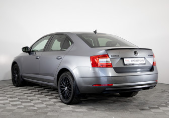 Подержанный автомобиль Skoda Octavia Liftback 2017 года (7 фото)