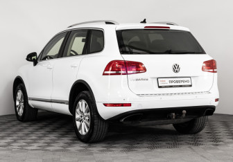 Подержанный автомобиль Volkswagen Touareg 2012 года (7 фото)