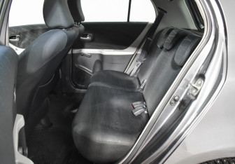 Подержанный автомобиль Toyota Yaris Hatchback 2008 года (11 фото)