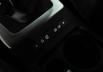 Подержанный автомобиль Land Rover Freelander 2014 года (18 фото)