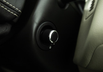 Подержанный автомобиль Land Rover Range Rover Sport 2016 года (24 фото)