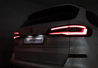 Подержанный автомобиль BMW X5 2019 года (38 фото)