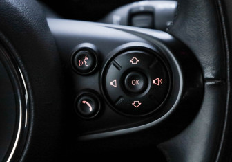 Подержанный автомобиль MINI Clubman Wagon 2019 года (13 фото)