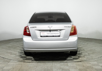 Подержанный автомобиль Chevrolet Lacetti Sedan 2007 года (6 фото)