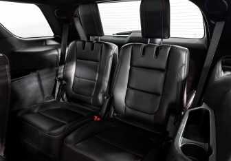 Подержанный автомобиль Ford Explorer 2017 года (14 фото)