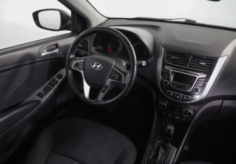 Подержанный автомобиль Hyundai Solaris Sedan 2016 года (7 фото)