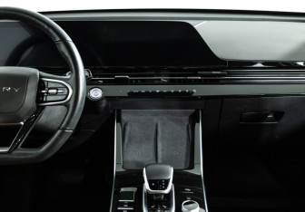 Подержанный автомобиль Omoda C5 2023 года (14 фото)